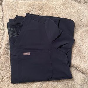 Dark harbor figs top